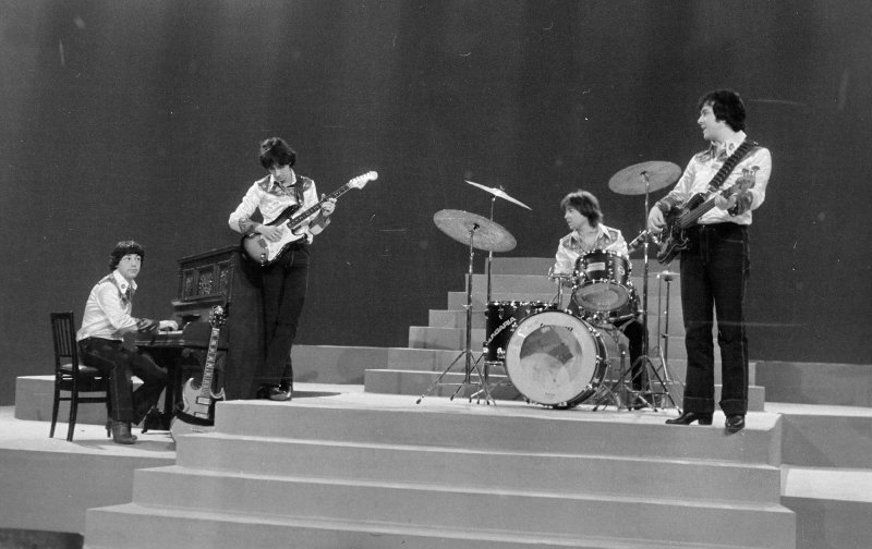 Olyan dalt mutat majd Szikora R&oacute;bert, amit Fenyő Mikl&oacute;ssal &iacute;rtak 1974-ben