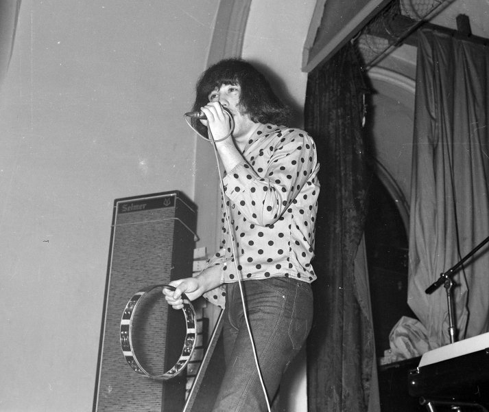 Olyan dalt mutat majd Szikora R&oacute;bert, amit Fenyő Mikl&oacute;ssal &iacute;rtak 1974-ben