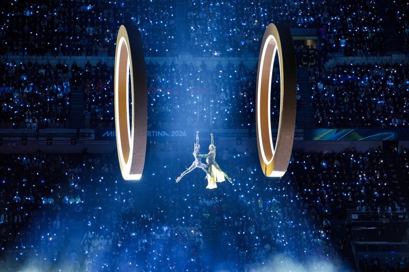 Opera, neoklasszicizmus &eacute;s Mariah Carey nyitotta meg a t&eacute;li olimpi&aacute;t