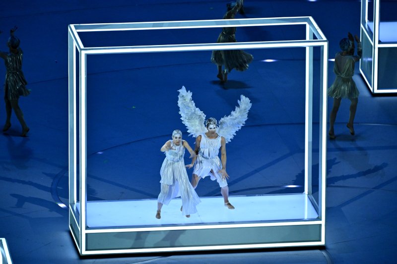 Opera, neoklasszicizmus &eacute;s Mariah Carey nyitotta meg a t&eacute;li olimpi&aacute;t