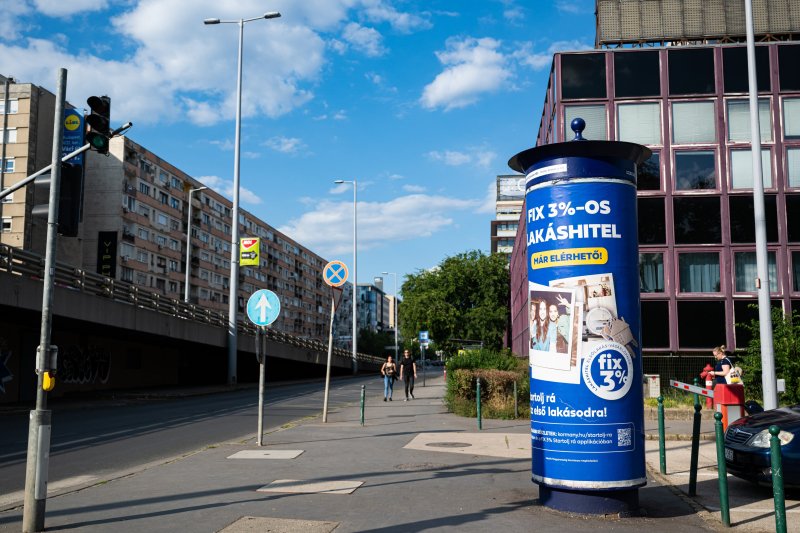 Panyi Mikl&oacute;s szerint a stagn&aacute;l&oacute; alb&eacute;rlet&aacute;rak miatt egy saj&aacute;t lak&aacute;s &ouml;nereje is &ouml;sszej&ouml;het