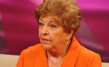 Pokoli fájdalmai vannak Pásztor Erzsinek: az előadásait is le kellett mondani