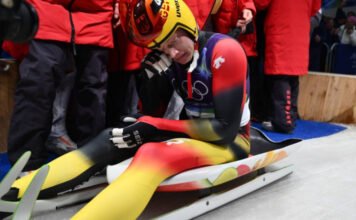 Potyogó könnyek, elcsukló hang: a hegymászás közben fiatalon meghalt edzőjének ajánlotta olimpiai aranyát a szánkós