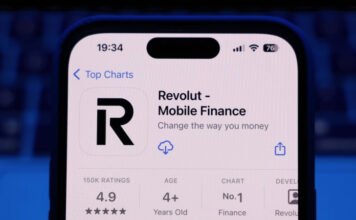 Revolut: megnövelik a készpénzfelvételi és a devizaváltási limitet is