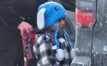 Szabadon kell engedni az ICE által őrizetbe vett ötéves fiút