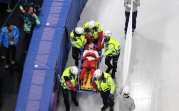 Téli olimpia: az ellenfél korcsolyája okozott ijesztő sérülést a gyorskorisnak