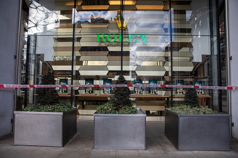 Tom Cruise &aacute;lomh&aacute;za: a szt&aacute;r menek&uuml;lőre fogta Londonb&oacute;l, nem akar t&ouml;bb&eacute; tolvajokba belefutni