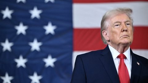 Trump ez&uacute;ttal &uacute;jabb 10 sz&aacute;zal&eacute;kos glob&aacute;lis v&aacute;mokat jelentett be