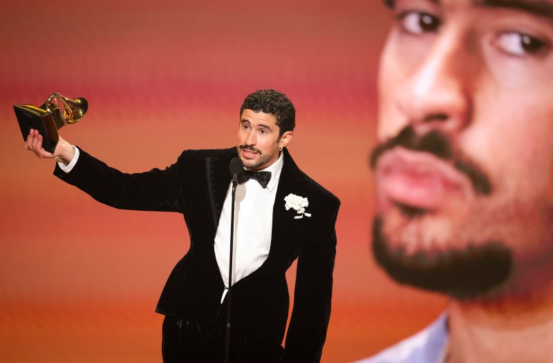 Trumpot felbosszantotta a Grammy, perrel fenyegeti a vele &eacute;s Epsteinnel viccelődő műsorvezetőt