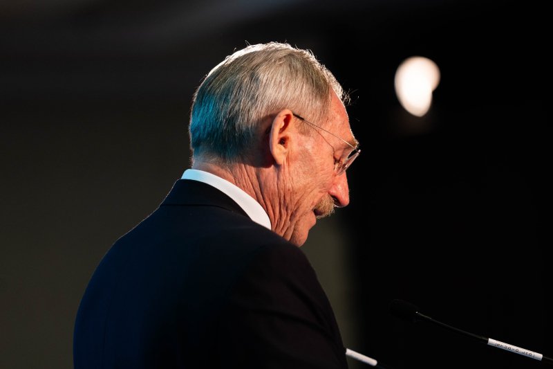 Vagyonnyilatkozatok: Orb&aacute;n p&eacute;nze fogy, L&aacute;z&aacute;r ingatlanbirodalmat &eacute;p&iacute;t, Rog&aacute;n havi 25 milli&oacute;t tesz zsebre