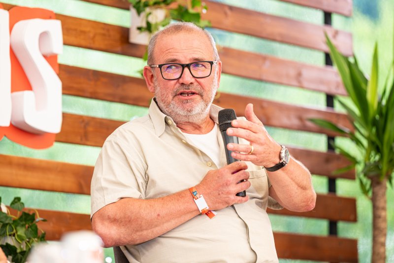 Vagyonnyilatkozatok: Orb&aacute;n p&eacute;nze fogy, L&aacute;z&aacute;r ingatlanbirodalmat &eacute;p&iacute;t, Rog&aacute;n havi 25 milli&oacute;t tesz zsebre