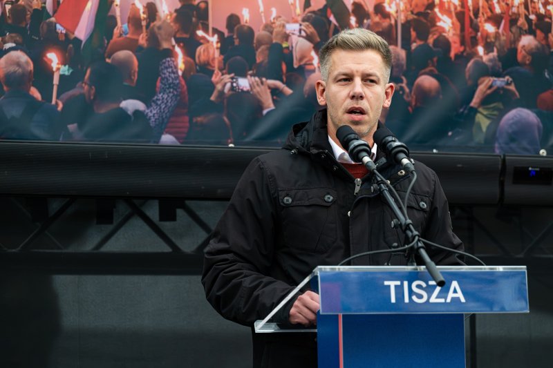 Vagyonnyilatkozatok: Orb&aacute;n p&eacute;nze fogy, L&aacute;z&aacute;r ingatlanbirodalmat &eacute;p&iacute;t, Rog&aacute;n havi 25 milli&oacute;t tesz zsebre