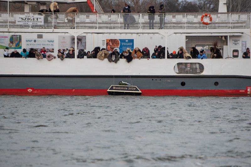 V&iacute;zre ker&uuml;lt a t&eacute;l kopors&oacute;ja Moh&aacute;cson, a bus&oacute;k nemsok&aacute;ra elűzik a hideget