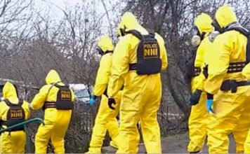 Videó: vegyvédelmi ruhában csaptak le a nyomozók a „vegyészre”, aki egy budakeszi laborban készítette a drogot