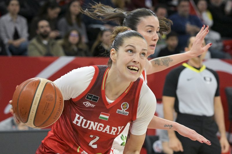 A h&aacute;zigazd&aacute;k legyőz&eacute;s&eacute;vel jutott vil&aacute;gbajnoks&aacute;gra a női kos&aacute;rlabda-v&aacute;logatott