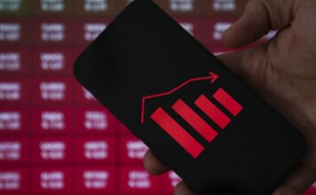 Árfolyamzuhanás: megszólalt Mészáros tőzsdei birodalmának feje