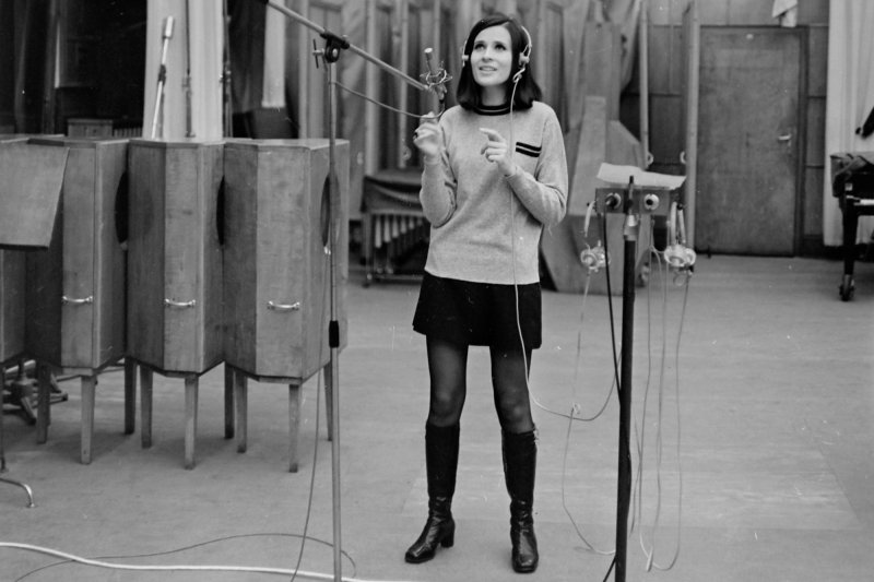 Az &eacute;nekesnő, akin nem fogott a rendszer cenz&uacute;r&aacute;ja &ndash; 80 &eacute;ves lett Koncz Zsuzsa