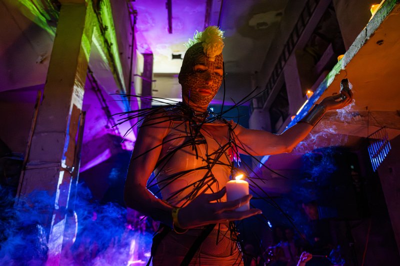 Barlangműv&eacute;szet &eacute;s fut&oacute;diszk&oacute; kelti &uacute;j &eacute;letre a kőb&aacute;nyai pincerendszert