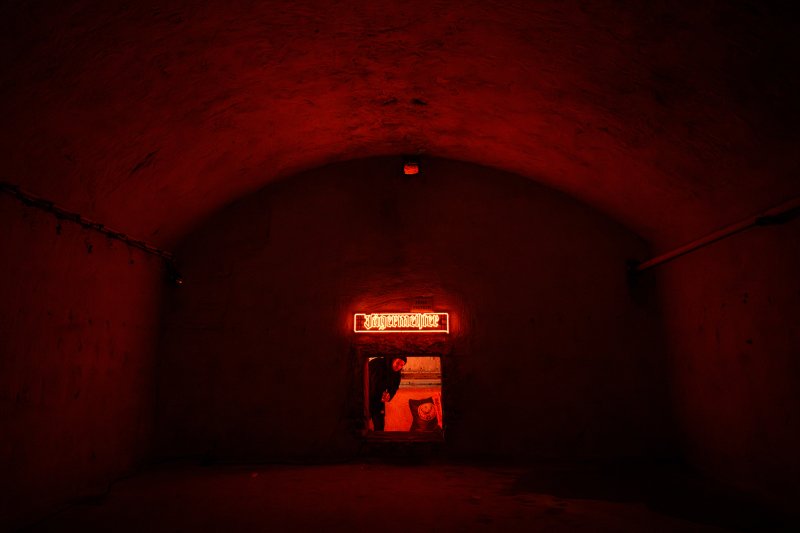 Barlangműv&eacute;szet &eacute;s fut&oacute;diszk&oacute; kelti &uacute;j &eacute;letre a kőb&aacute;nyai pincerendszert