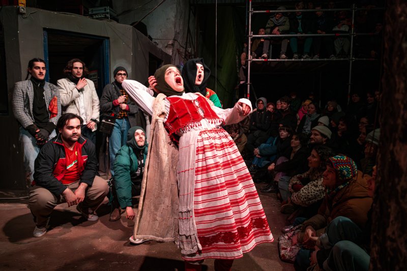 Barlangműv&eacute;szet &eacute;s fut&oacute;diszk&oacute; kelti &uacute;j &eacute;letre a kőb&aacute;nyai pincerendszert