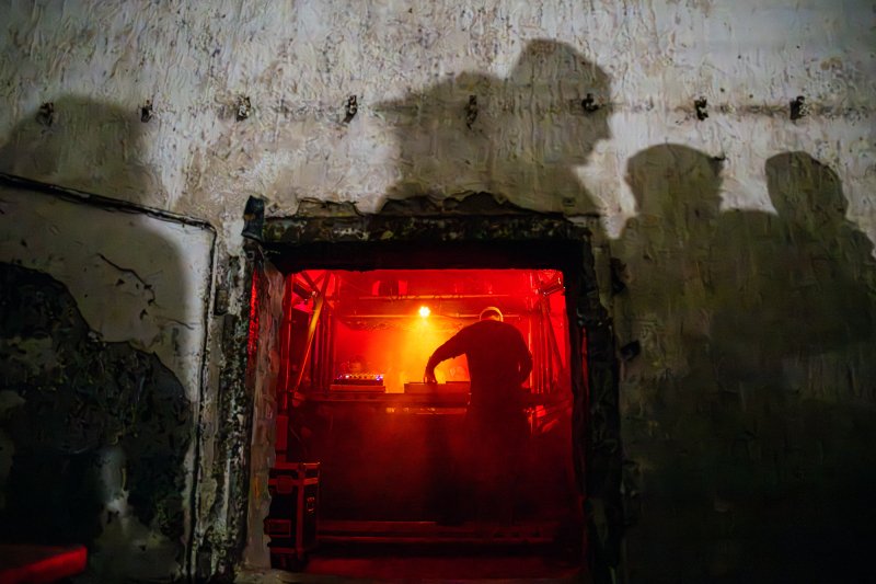 Barlangműv&eacute;szet &eacute;s fut&oacute;diszk&oacute; kelti &uacute;j &eacute;letre a kőb&aacute;nyai pincerendszert