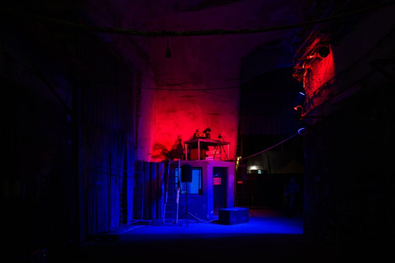 Barlangműv&eacute;szet &eacute;s fut&oacute;diszk&oacute; kelti &uacute;j &eacute;letre a kőb&aacute;nyai pincerendszert