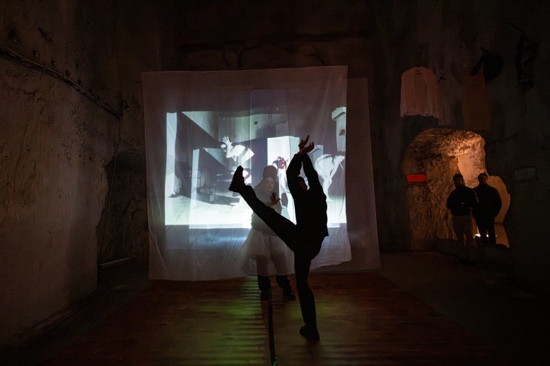 Barlangműv&eacute;szet &eacute;s fut&oacute;diszk&oacute; kelti &uacute;j &eacute;letre a kőb&aacute;nyai pincerendszert