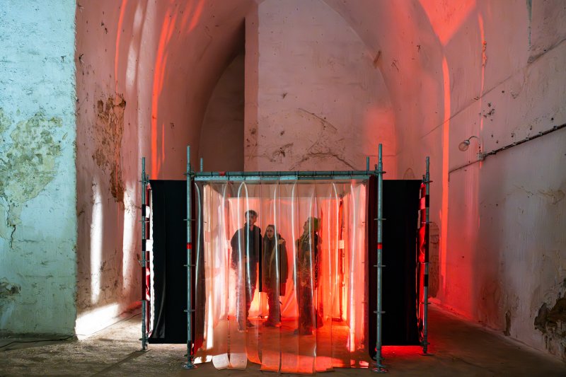 Barlangműv&eacute;szet &eacute;s fut&oacute;diszk&oacute; kelti &uacute;j &eacute;letre a kőb&aacute;nyai pincerendszert