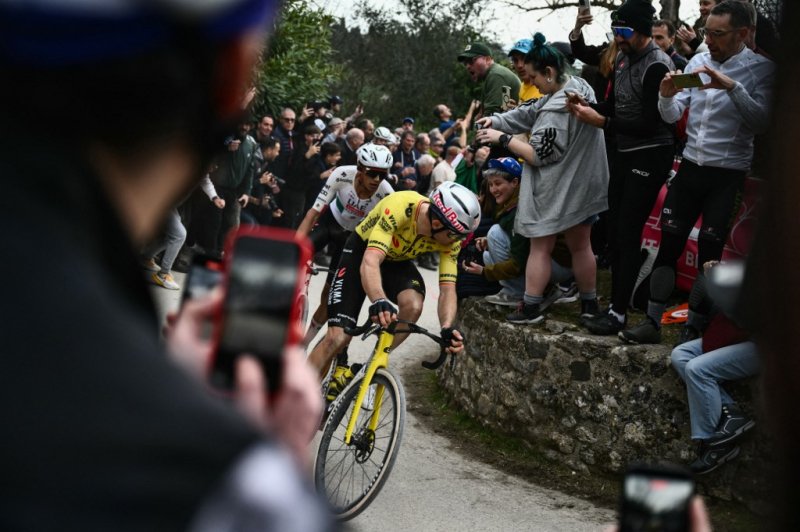 Blama a legend&aacute;s bringaversenyen, elt&eacute;vedtek az es&eacute;lyesek