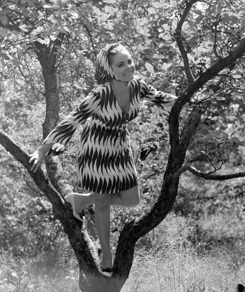 "Csod&aacute;latos fotogr&aacute;fi&aacute;k &eacute;s csod&aacute;latos bar&aacute;ts&aacute;gok sz&uuml;lettek" &ndash; v&aacute;logat&aacute;s&nbsp;Keleti &Eacute;va k&eacute;peiből