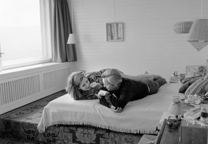 "Csod&aacute;latos fotogr&aacute;fi&aacute;k &eacute;s csod&aacute;latos bar&aacute;ts&aacute;gok sz&uuml;lettek" &ndash; v&aacute;logat&aacute;s&nbsp;Keleti &Eacute;va k&eacute;peiből