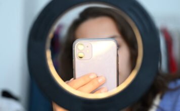 Élő adásban halt meg egy kínai tartalomgyártó