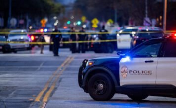 Egy férfi tüzet nyitott a járókelőkre Austin bulinegyedében