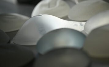 „Ez nem verseny. Nem azért csináljuk, hogy minél több műtétet végezzünk” – egy belgrádi klinikán műtik a magyar transzneműek többségét