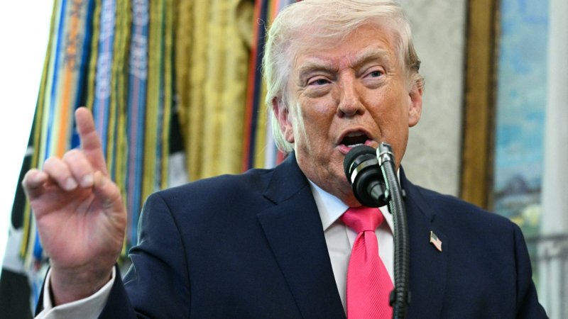 Felh&ouml;rd&uuml;lt a szlov&aacute;k ellenz&eacute;k Szijj&aacute;rt&oacute; kavar&aacute;sa miatt