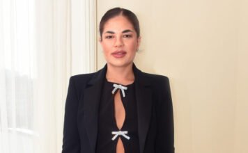 Gáspár Evelin lekezelően lerázta a HVG riporterét: „Te itt dolgozol? Pénzt keresel?”