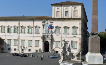 Gazdátlan bőröndök miatt voltak bombariadók Rómában