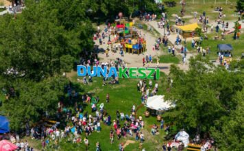 „Ha fizetne százmilliót, abból se tudnék új ujjat venni Bercinek” – éhségsztrájkba kezd a Parlament előtt a férfi, akinek kisfia súlyosan megsérült a dunakeszi majálison