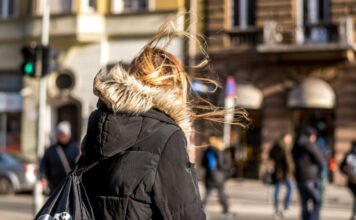 Hét vármegyére adtak ki riasztást viharos szél miatt