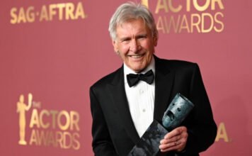 Huszárkabát, Trump-ellenes kitűzők és életműdíjat kapó legenda – képeken az idei SAG-díjátadó