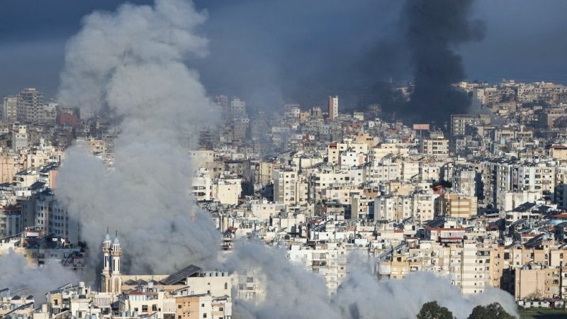 Izrael Bejrútot és Teheránt bombázta, az Egyesült Államok nagykövetségét pedig dróntámadás érte Szaúd-Arábiában