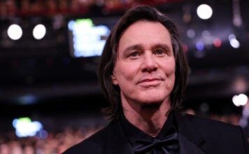 Jim Carrey átvett egy díjat, azóta se bírja lemosni magáról a vádat, hogy valójában egy klón