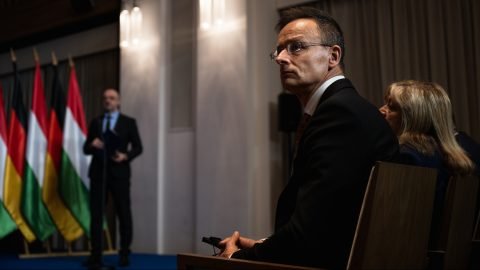 Kider&uuml;lt, ki az a magyar h&iacute;rszerző, aki a tavaly K&aacute;rp&aacute;talj&aacute;n lebukott k&eacute;mh&aacute;l&oacute;zat vezetője lehetett