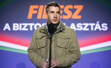 Kocsis: ukránok szervezték be a Tisza két informatikusát