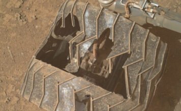 Komoly sérülést szerzett a NASA marsjárója, idővel amputálni kelhet a kerekét