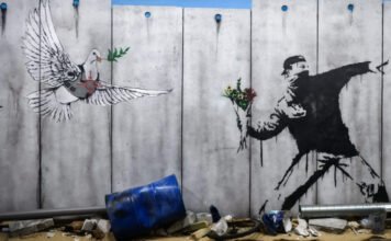 Leleplezték Banksyt, a titokban alkotó utcai graffitiművészt