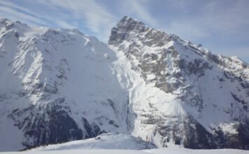Lezuhant egy sífelvonó kabinja Svájcban