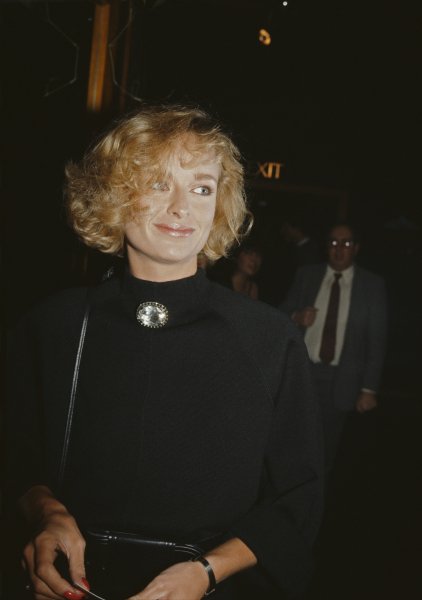 Ma m&aacute;r alig eml&eacute;kszik valaki arra, hogy Andr&aacute;s herceg a Csengetett, Mylord? egyik szereplőj&eacute;vel is viszonyt folytatott