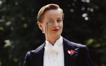 Ma már alig emlékszik valaki arra, hogy András herceg a Csengetett, Mylord? egyik szereplőjével is viszonyt folytatott