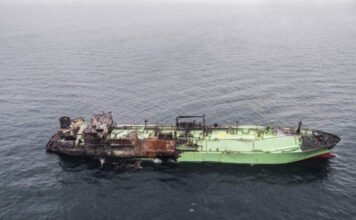 Málta felé sodródik a kiégett orosz tartályhajó